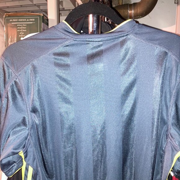 vintage men's addidas  tennis, socceer. athletic top,  grey w yellow. size M - Picture 3 of 6
